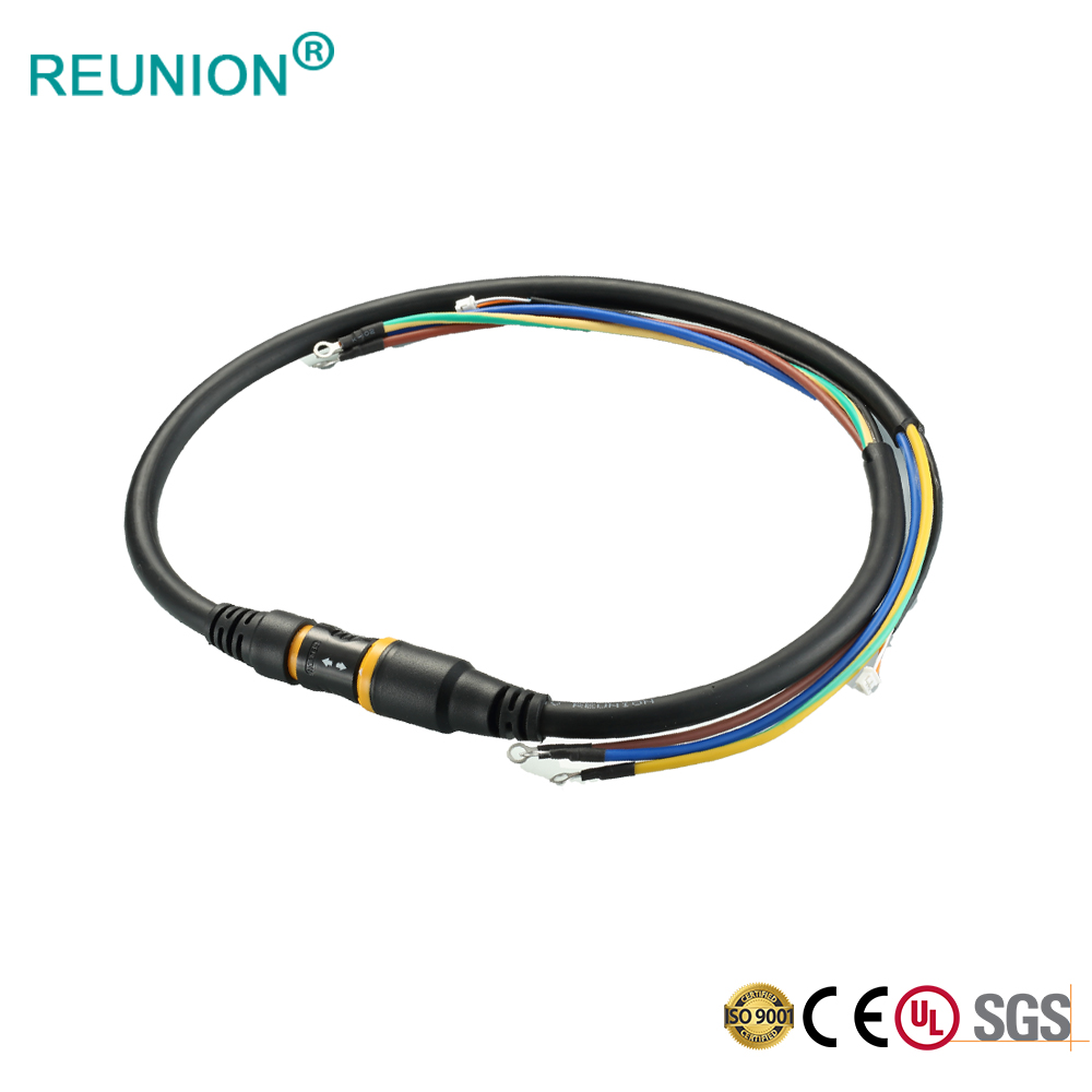 REUNION P系列 推拉自锁塑料圆形耦合器